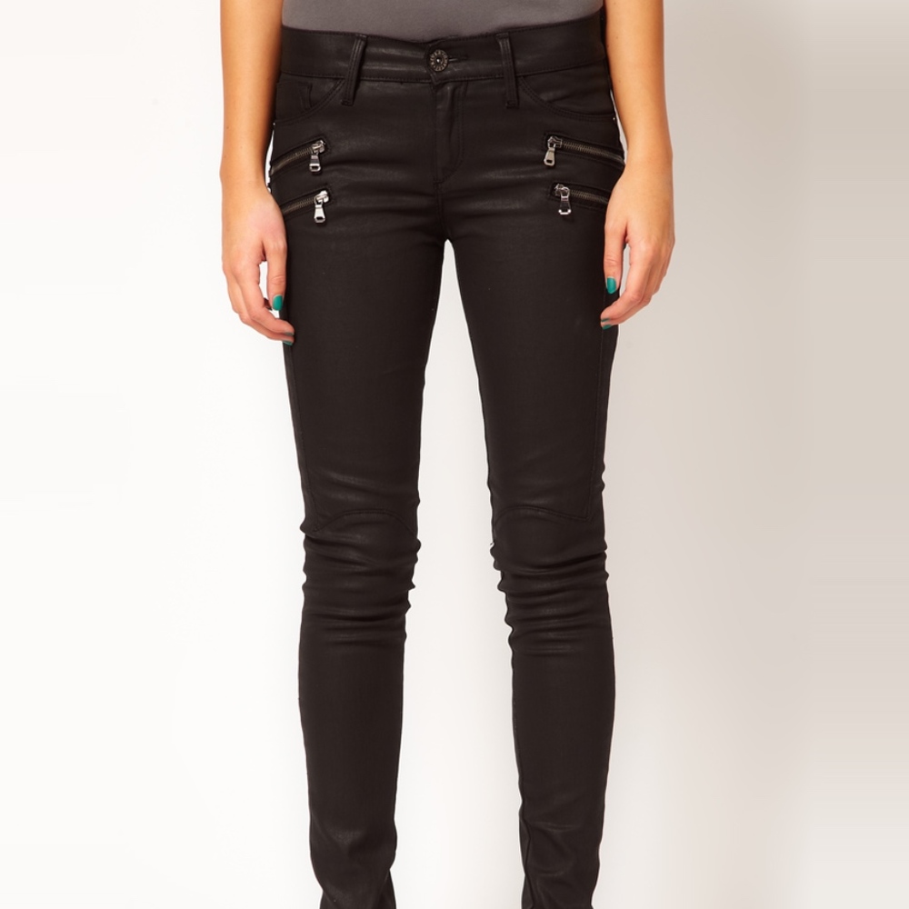 Women's Ellys Skinny Jean in Black Coated Denim 8